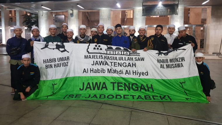 Pemuda Jawa Tengah Berkhidmad Untuk Majelis Rasulullah SAW